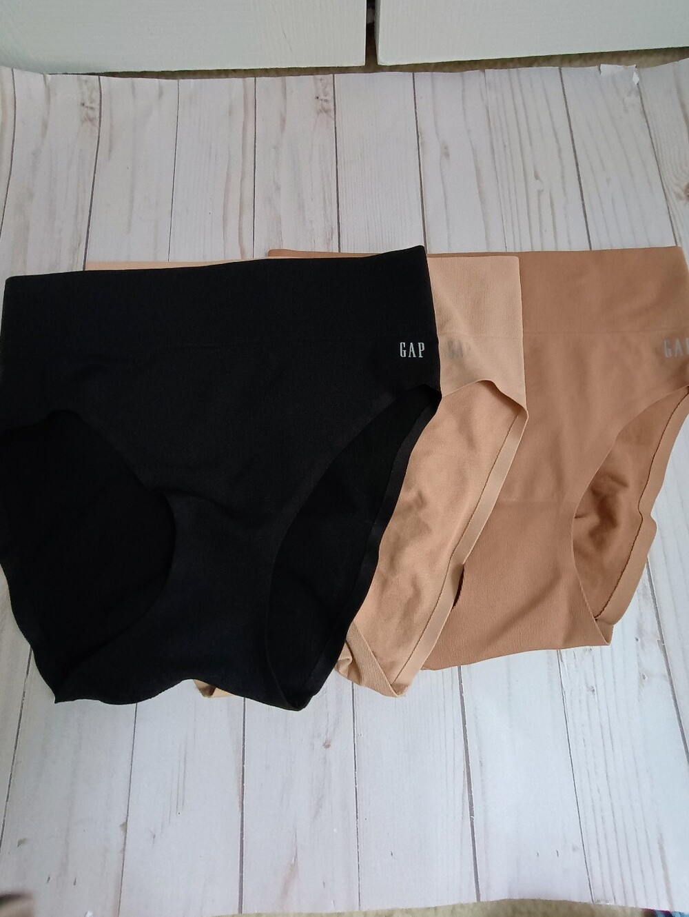 3 Pairs GAP BODY Shaping Briefs Sz M - Neutral Nude Black Slimming Comfort NWOT